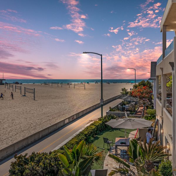 2663 Ocean Front Walk